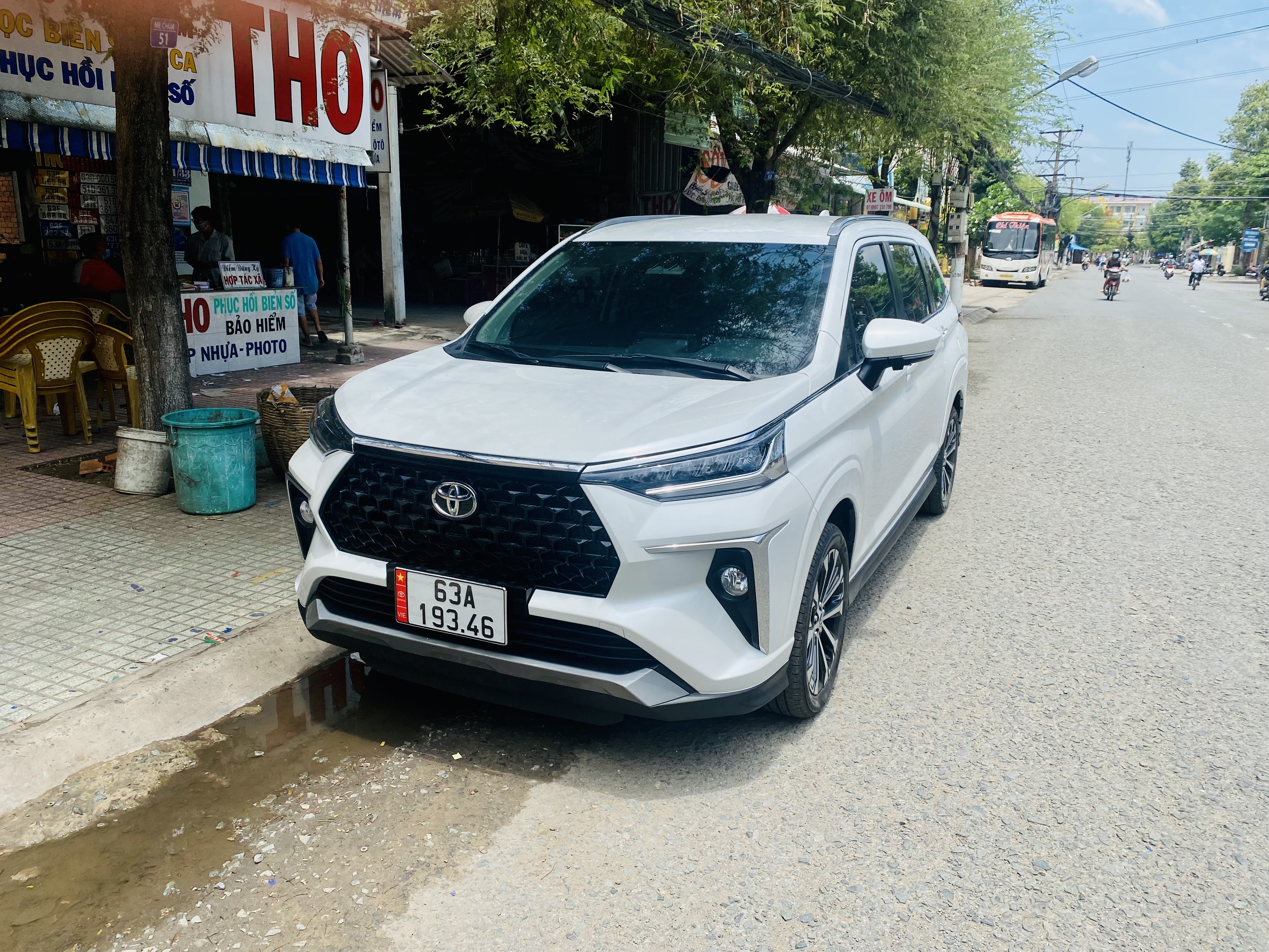 Xe 7 chỗ Toyota Veloz